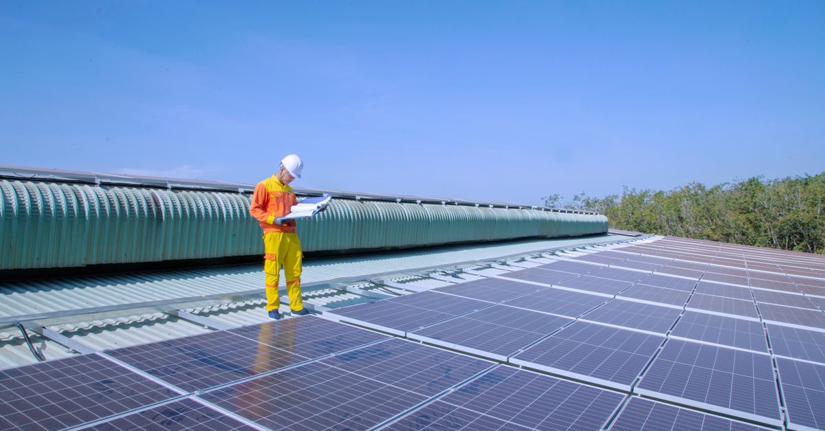 Best Practices for Solar Panel Cleaning in Coastal Environments