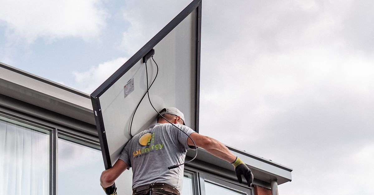 Comparing Bifacial Solar Panels to Traditional Options