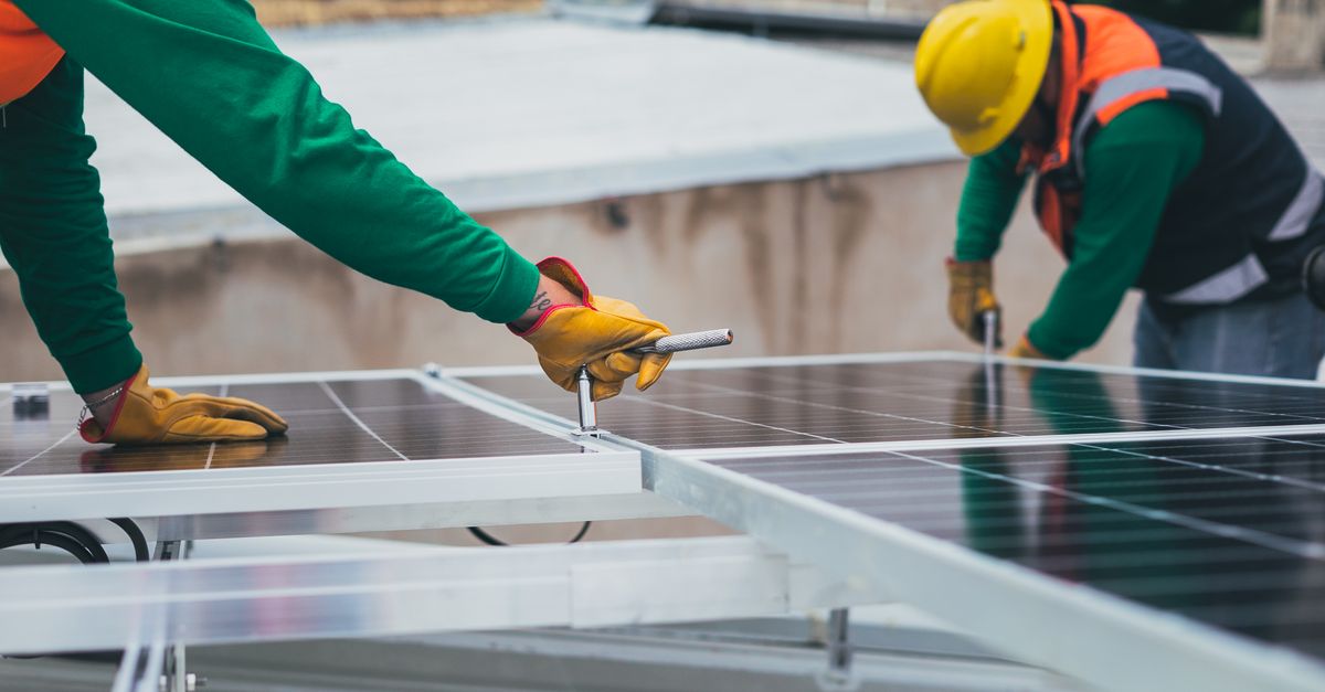 How Thin-Film Solar Panels Compare to Traditional Solar Panel Types